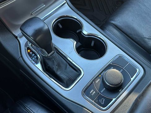 Used 2019 Jeep Grand Cherokee Limited w/ Luxury Group II AWD/4WD image 39