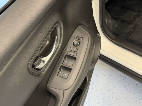Used 2023 Honda HR-V LX image 14