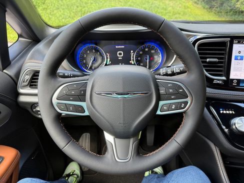 New 2026 Chrysler Pacifica Pinnacle w/ Trailer Tow Group image 29