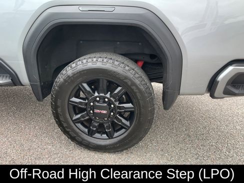 Used 2025 GMC Sierra 2500 AT4 AWD/4WD image 9