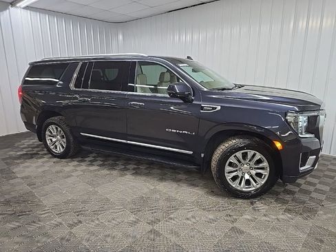 Used 2023 GMC Yukon XL Denali image 1