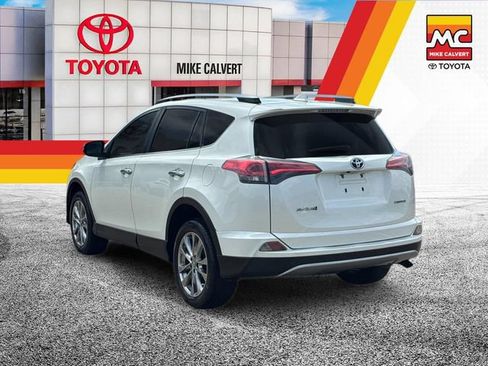 Used 2018 Toyota RAV4 Limited FWD image 3