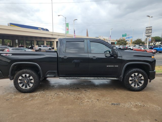 Used 2021 Chevrolet Silverado 2500 Custom w/ Custom Value Package AWD/4WD image 3
