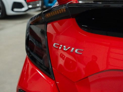 Used 2018 Honda Civic Type R image 9