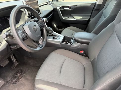 Used 2025 Toyota RAV4 XLE AWD/4WD image 13
