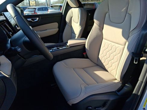 New 2026 Volvo XC60 B5 Core w/ Climate Package image 8