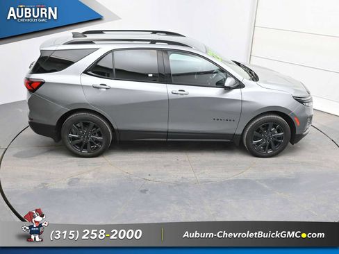 Used 2023 Chevrolet Equinox RS image 31