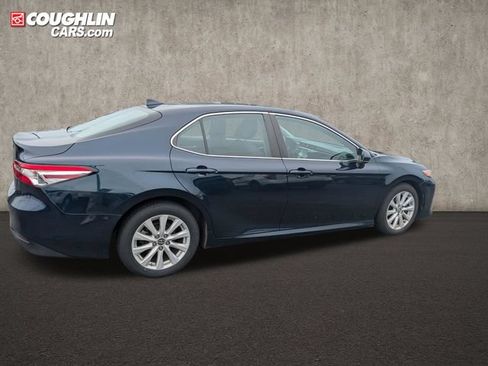 Used 2019 Toyota Camry LE FWD image 9