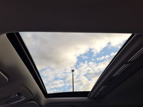 Used 2020 Mercedes-Benz GLE 450 4MATIC w/ Premium Package image 13