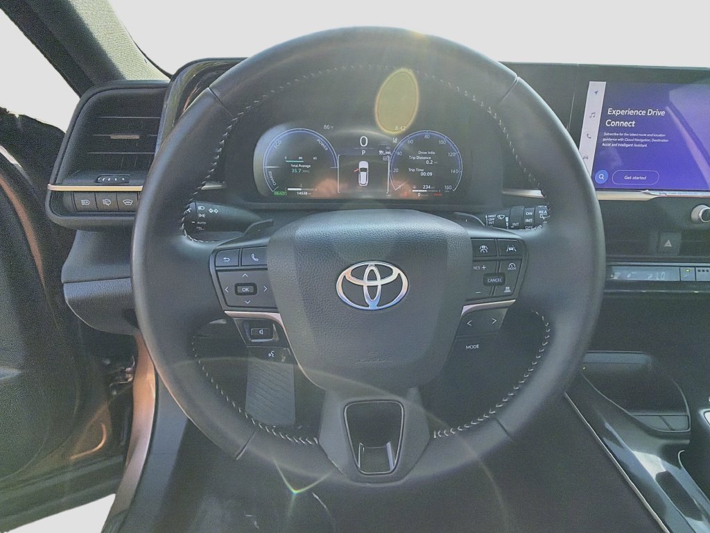 Used 2025 Toyota Crown Signia AWD/4WD image 10