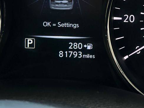 Used 2017 Nissan Rogue SV FWD image 26