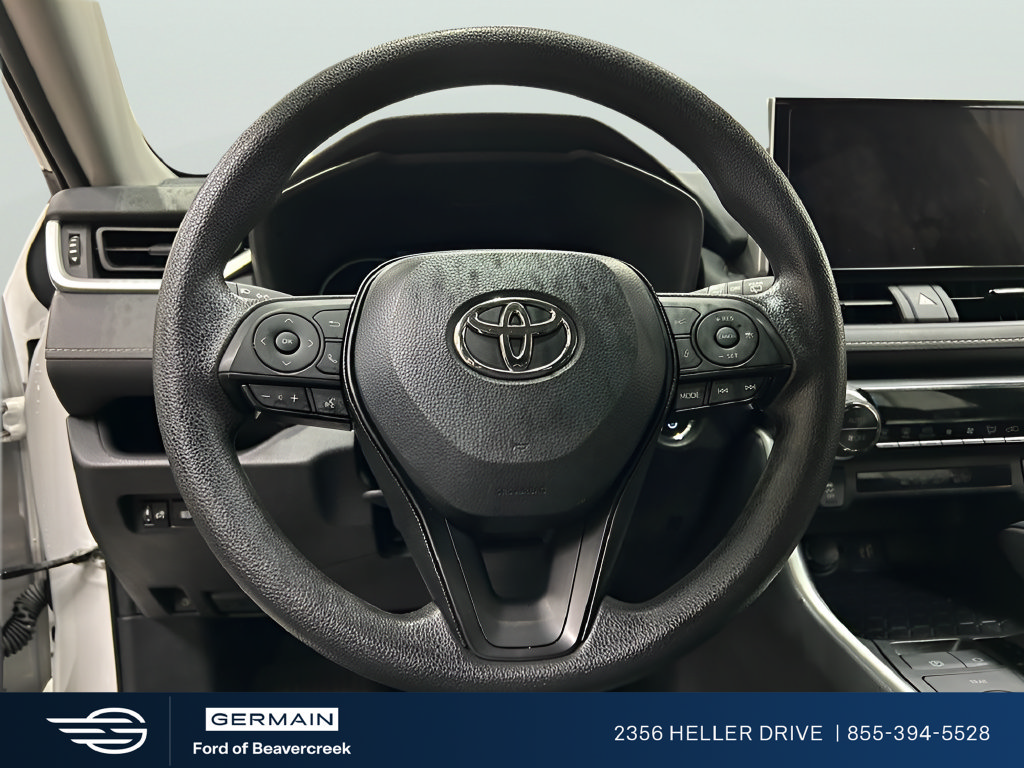 Used 2025 Toyota RAV4 XLE AWD/4WD image 11