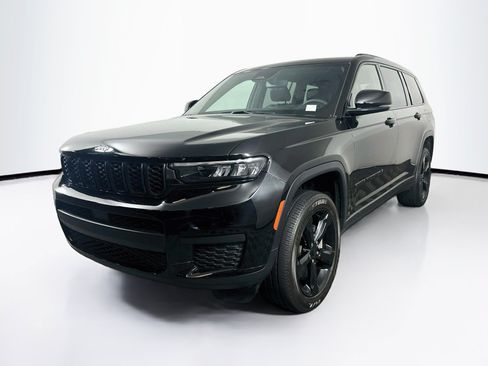 Used 2023 Jeep Grand Cherokee L Laredo AWD/4WD image 3