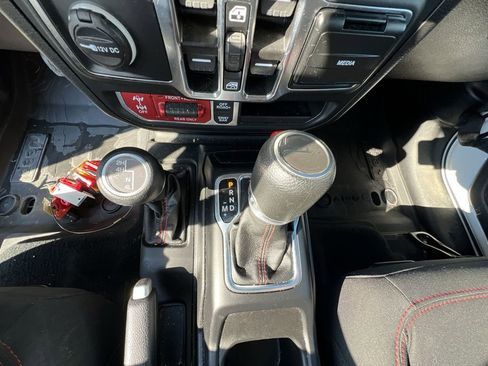 Used 2023 Jeep Gladiator Rubicon w/ Cold Weather Group image 27