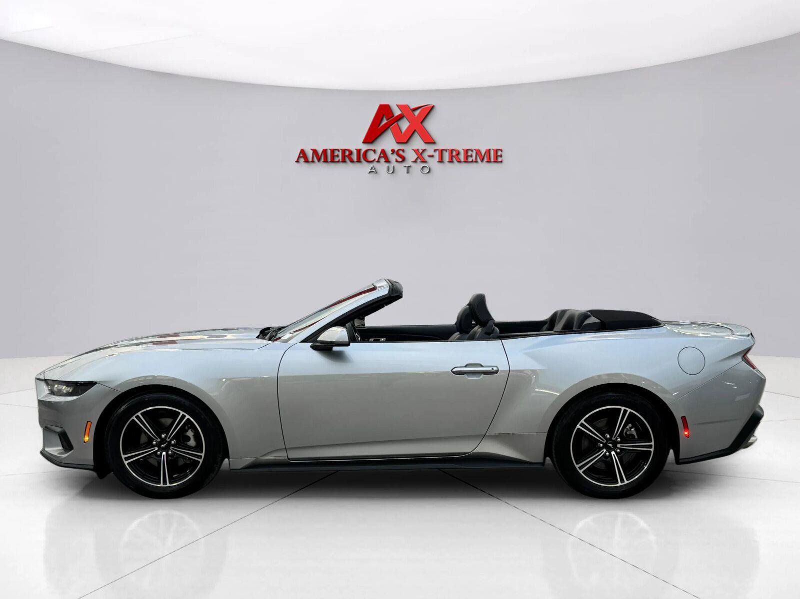 Used 2025 Ford Mustang Premium RWD image 11