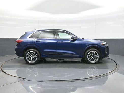 Used 2025 Audi Q5 Premium w/ Convenience Package AWD/4WD image 8