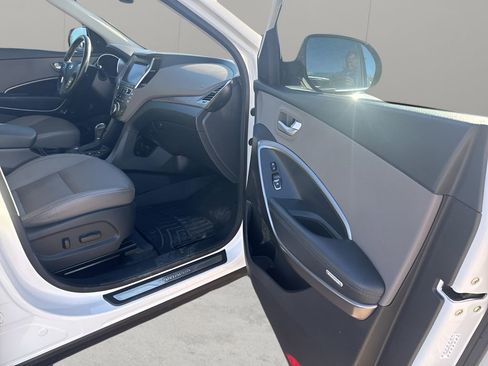 Used 2019 Hyundai Santa Fe XL image 15