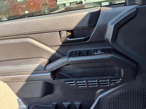 Used 2025 Toyota Tacoma SR image 15