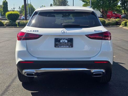 Used 2026 Mercedes-Benz GLA 250 4MATIC image 5