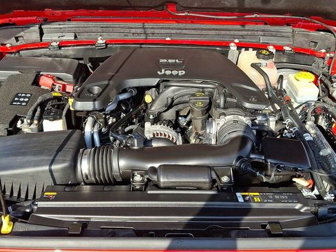 Used 2021 Jeep Wrangler Unlimited Rubicon w/ Dual Top Group image 29