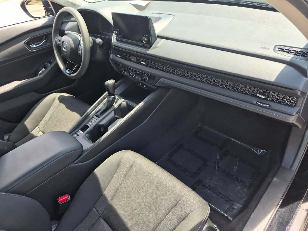 Used 2025 Honda Accord SE image 31