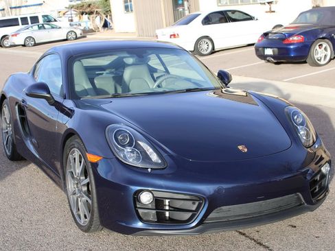 Used 2015 Porsche Cayman image 1