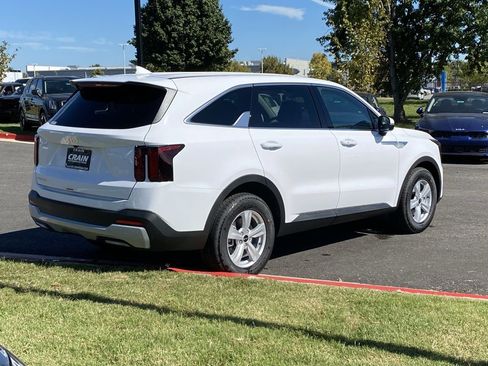 New 2026 Kia Sorento LX image 8