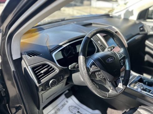 Used 2020 Ford Edge Titanium AWD/4WD image 9