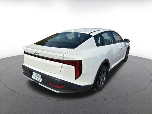 Used 2025 Kia K4 LXS image 7