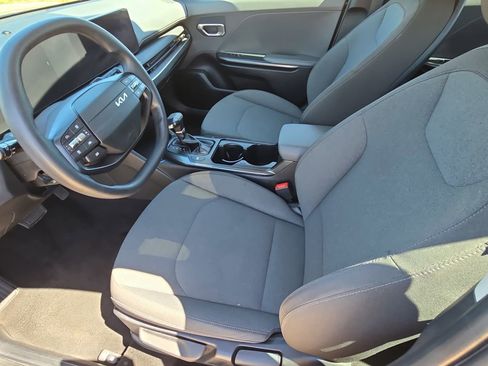 Used 2025 Kia K4 FWD image 17