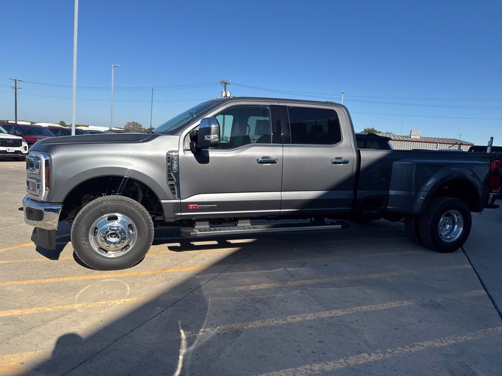 New 2027 Ford F350 Lariat w/ Lariat Premium Package AWD/4WD image 4
