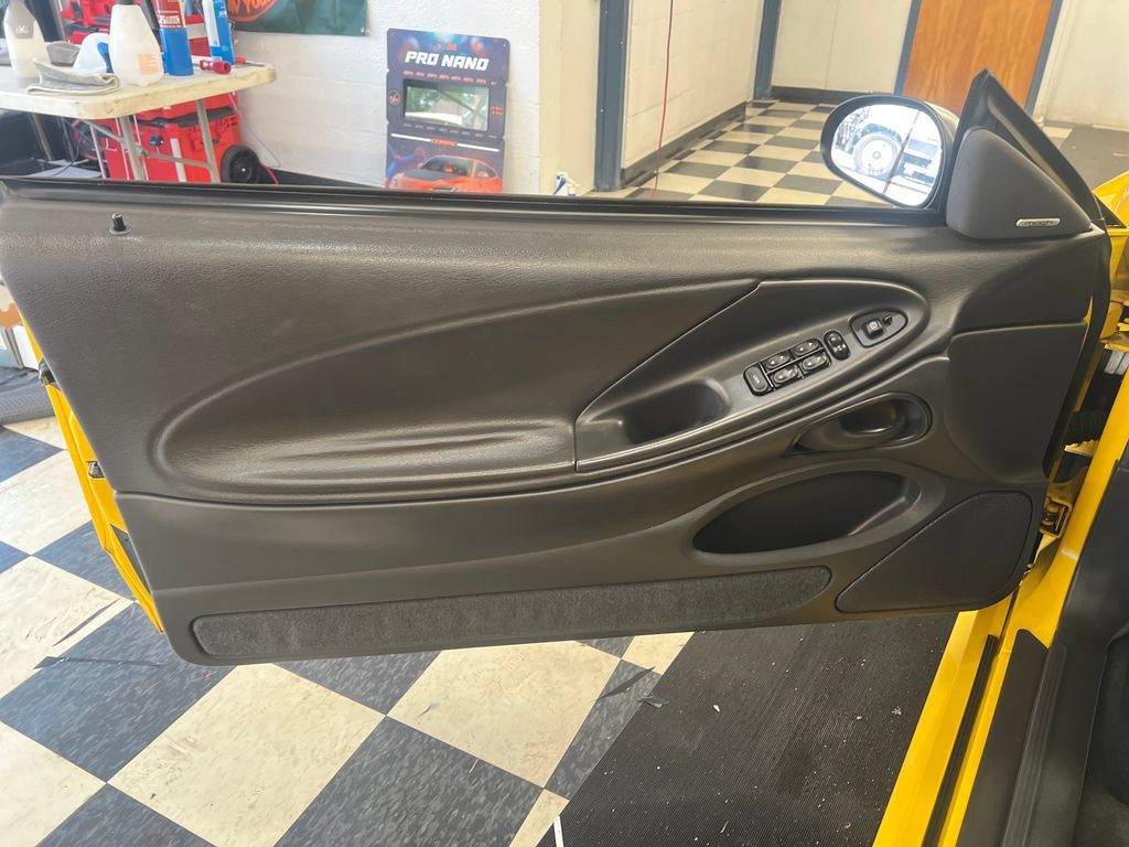 Used 2004 Ford Mustang Convertible RWD image 34