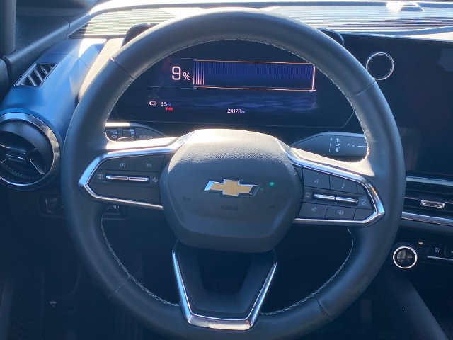 Certified 2024 Chevrolet Equinox EV LT w/ LPO, Active Package FWD image 8