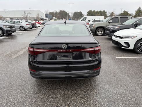 Certified 2025 Volkswagen Jetta SE image 5