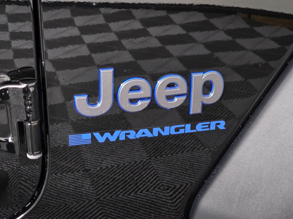 Used 2024 Jeep Wrangler Unlimited AWD/4WD image 30