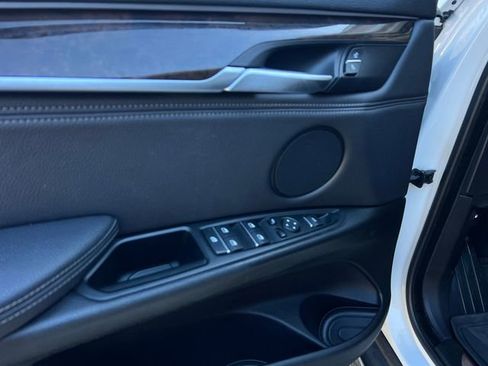 Used 2018 BMW X5 xDrive40e image 11