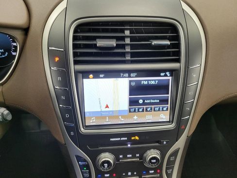 Used 2017 Lincoln MKX Reserve AWD/4WD image 8