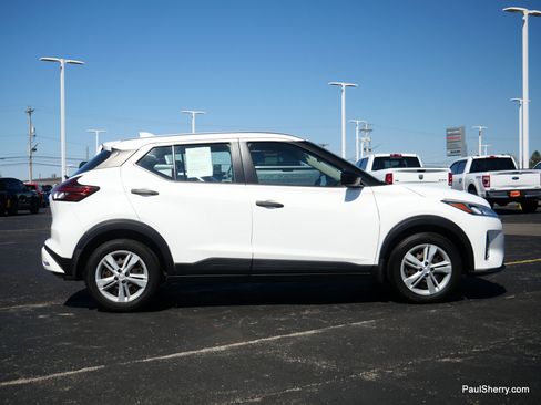 Used 2023 Nissan Kicks S FWD image 12