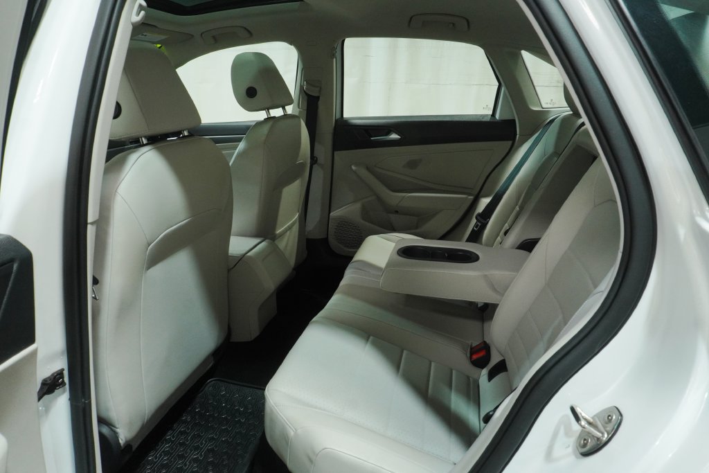 Used 2023 Volkswagen Jetta SE FWD image 10