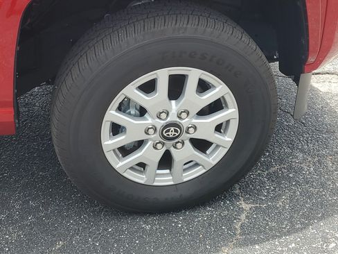 Certified 2025 Toyota Tacoma SR5 AWD/4WD image 7