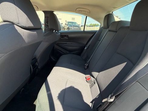 Used 2022 Toyota Corolla LE FWD image 12
