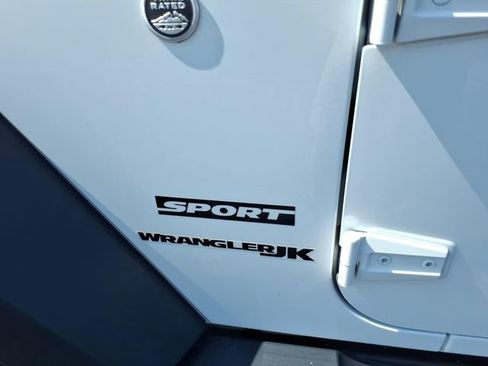 Used 2018 Jeep Wrangler Sport AWD/4WD image 19