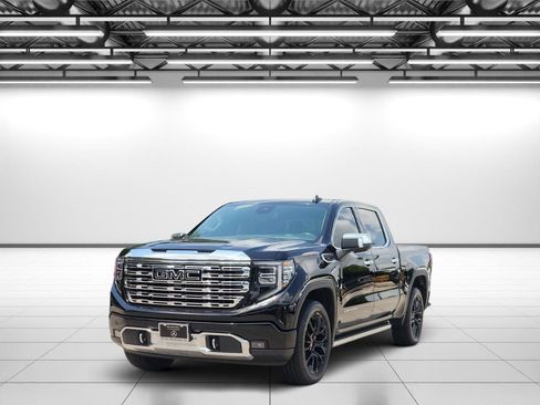 Used 2023 GMC Sierra 1500 Denali w/ Denali Carbonpro Edition AWD/4WD image 4