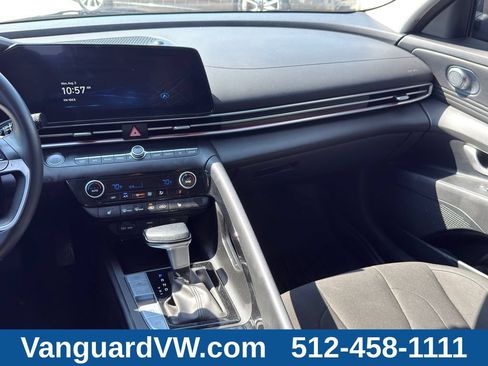 Used 2024 Hyundai Elantra SEL w/ Convenience Package FWD image 25