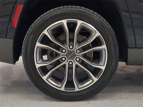 Used 2022 Jeep Grand Wagoneer Series III image 6