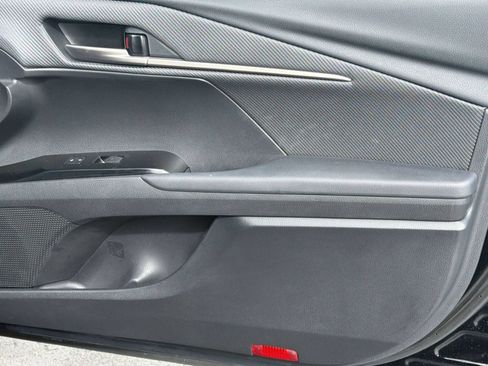 Used 2025 Toyota Camry SE FWD image 34