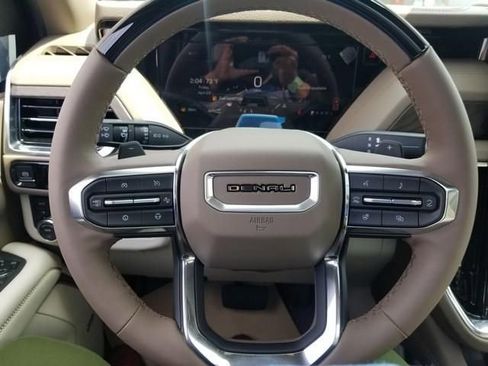 New 2026 GMC Yukon Denali w/ Denali Reserve Package AWD/4WD image 15