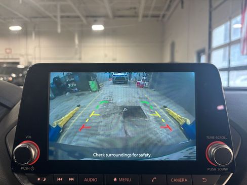 Used 2025 Nissan Sentra SV image 17