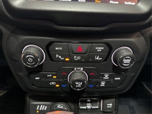 Used 2021 Jeep Renegade Limited w/ Sun & Sound Group AWD/4WD image 29