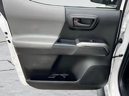 Used 2019 Toyota Tacoma SR5 image 22